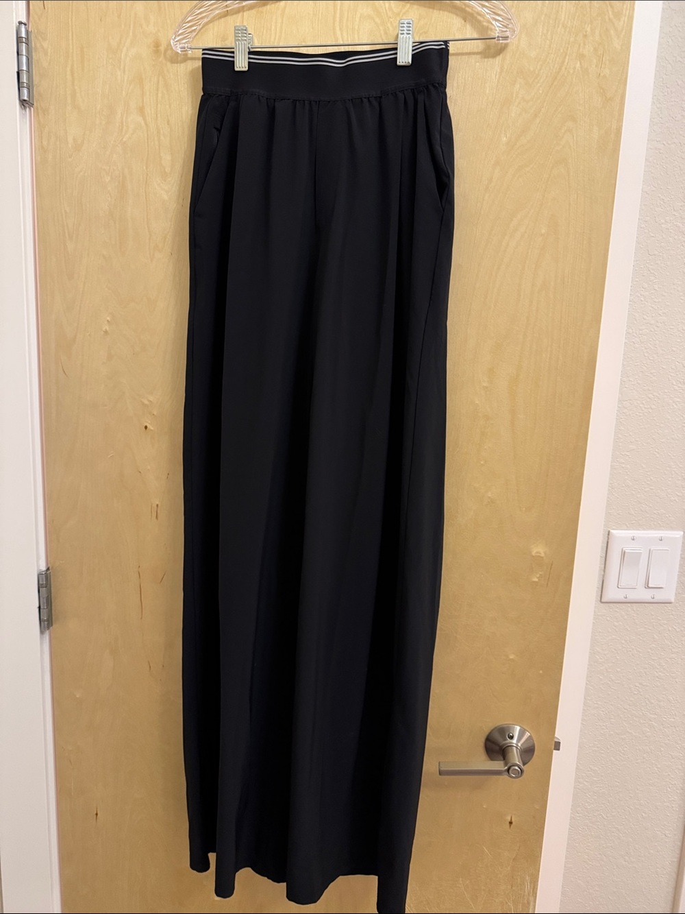 Athleta Black Wide-Leg Track Pants with Elastic Waist size XS TALL